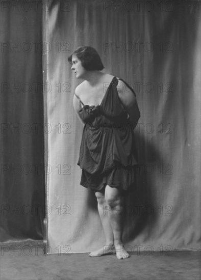 Duncan, Isadora, portrait photograph, between 1916 and 1918. Creator: Arnold Genthe.