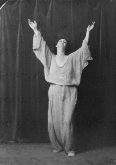 Duncan, Isadora, portrait photograph, between 1916 and 1918. Creator: Arnold Genthe.