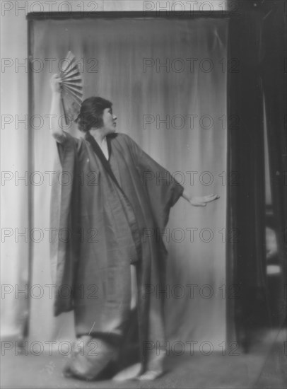 Fontaine, Miss, 1916 Feb. 2. Creator: Arnold Genthe.