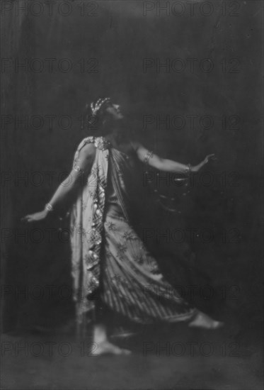 Galli, Rosina, 1915 Nov. 14. Creator: Arnold Genthe.