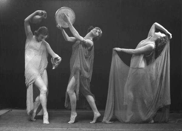 Marion Morgan dancers, between 1914 and 1927. Creator: Arnold Genthe.