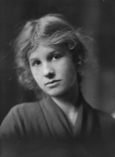 MacKaye, Percy, daughter of, portrait photograph, 1914 or 1915. Creator: Arnold Genthe.