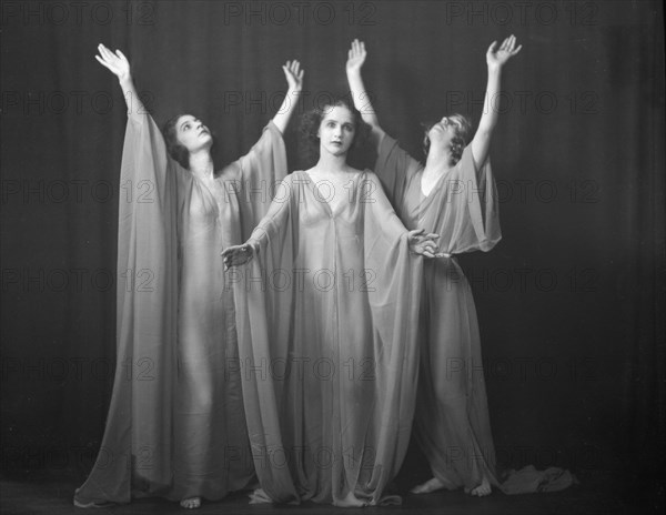 Isadora Duncan dancers, between 1915 and 1923. Creator: Arnold Genthe.