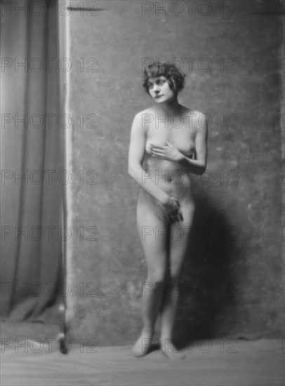 Isadora Duncan dancer, between 1915 and 1923. Creator: Arnold Genthe.