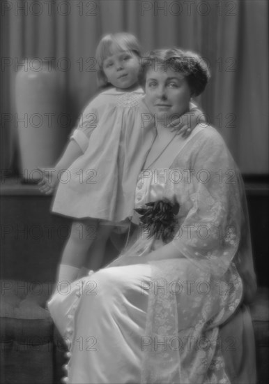 Cameron, Alexander, Jr., Mrs., and baby, portrait photograph, 1912 July 2. Creator: Arnold Genthe.