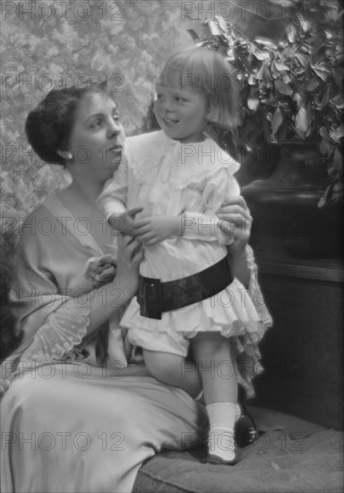 Cameron, Alexander, Jr., Mrs., and baby, portrait photograph, 1912 July 2. Creator: Arnold Genthe.