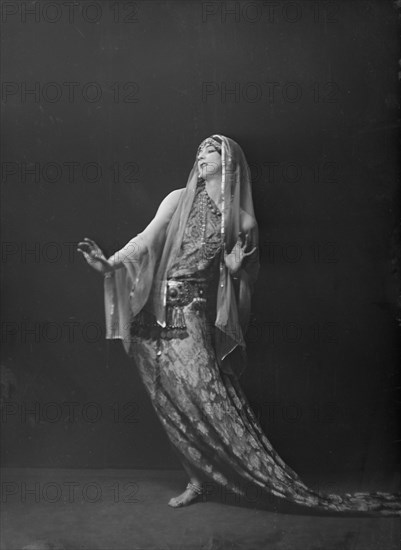 St. Denis, Ruth, 1919 Feb. 11. Creator: Arnold Genthe.