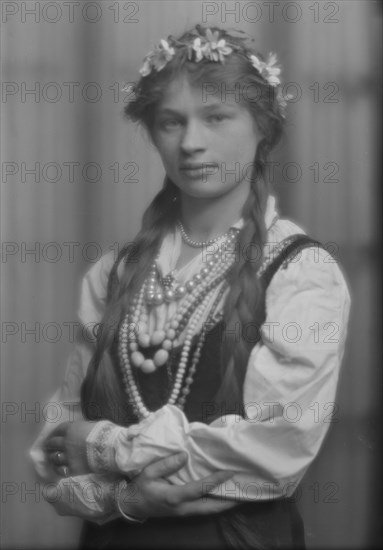 Members of the International Institute for Immigrant Girls, Y.W.C.A., in national costumes..., 1915. Creator: Arnold Genthe.