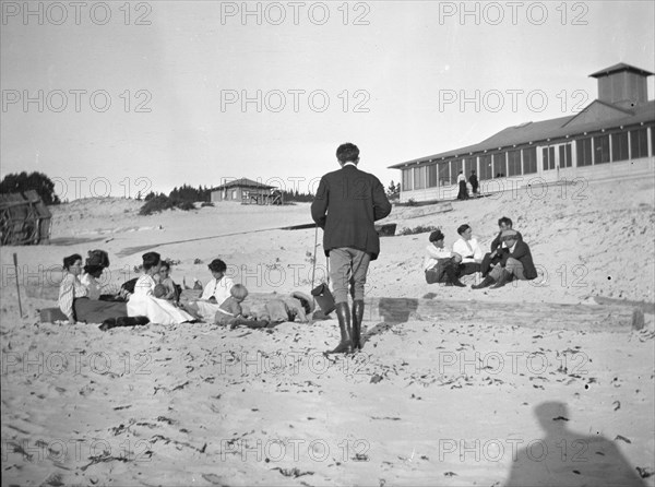 Arnold Genthe photographing George Sterling, Mary Austin, Jack London and Jimmie..., c1896-c1942. Creator: Arnold Genthe.