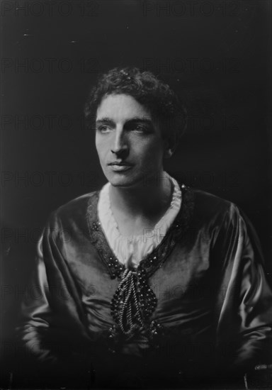 Mr. Fritz Leiber in costume, 1919 Oct. 11. Creator: Arnold Genthe.