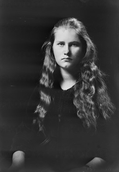 Miss Katherine Pillsbury, portrait photograph, 1919 Sept. 29. Creator: Arnold Genthe.