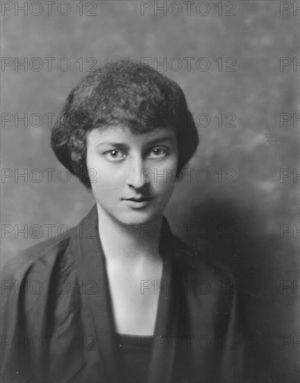 Miss Marguerite Bellamy, portrait photograph, 1918 May 8. Creator: Arnold Genthe.