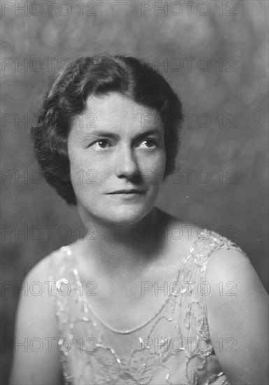 Mrs. Stuart Benson, portrait photograph Creator: Arnold Genthe.