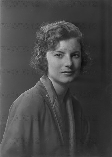 Miss Majorie [sic] Bentley, portrait photograph, 1918 Sept. 10 or 12. Creator: Arnold Genthe.