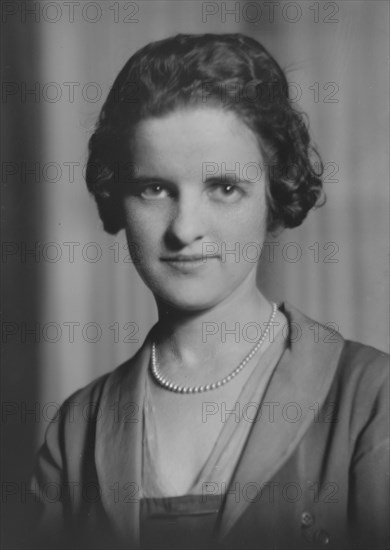 Friend of Miss Alice Carr, portrait photograph, 1918 Apr. 8. Creator: Arnold Genthe.