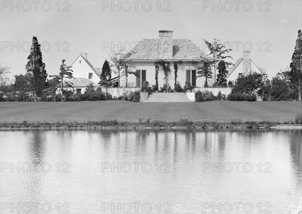 Cottage at "The Shallows," property of Lucien Hamilton Tyng, Southampton, Long Island, 1931 Aug. Creator: Arnold Genthe.