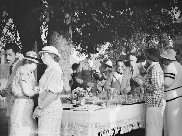 East Hampton hunt, 1933 Sept. Creator: Arnold Genthe.