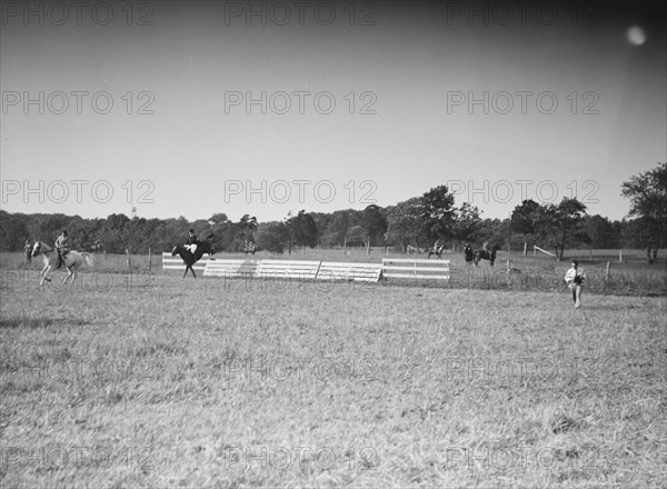 Horse show, East Hampton, Long Island., between 1933 and 1942. Creator: Arnold Genthe.