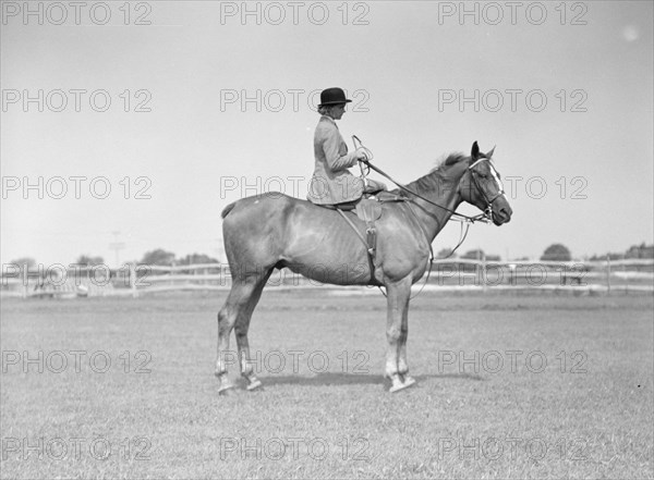 Horse show, East Hampton, Long Island., between 1933 and 1942. Creator: Arnold Genthe.