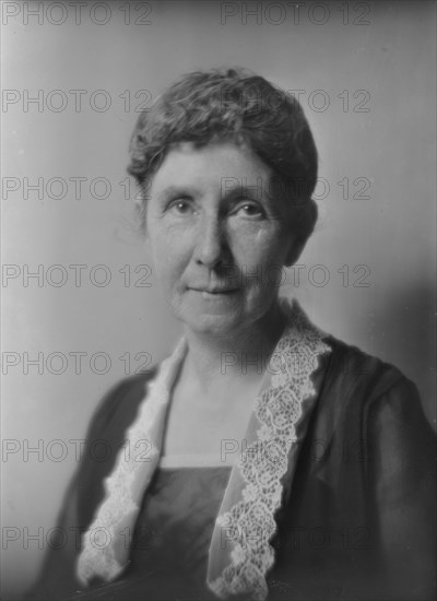 Mrs. L.A. Kimberley, (Commander Kimberley), portrait photograph, 1918 July 2 or 5. Creator: Arnold Genthe.