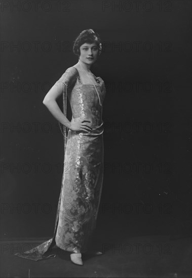Mrs. Allan Lehman, portrait photograph, 1918 Dec. 31. Creator: Arnold Genthe.
