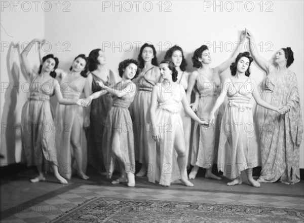 Maria Theresa Duncan and dancers, between 1911 and 1942. Creator: Arnold Genthe.