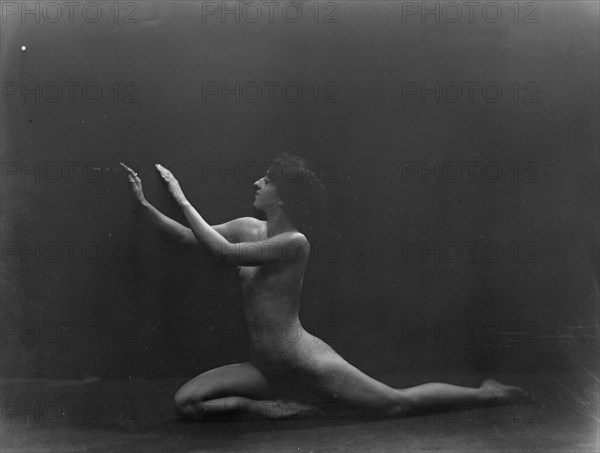 Miss Mario, portrait photograph, 1919 Aug. 21. Creator: Arnold Genthe.