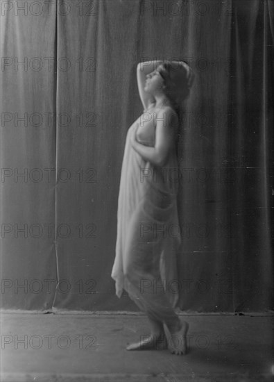 Miss Aurah Melnor, 1918 Sept. 6. Creator: Arnold Genthe.