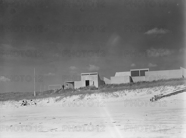 Muschenheim residence, 1934. Creator: Arnold Genthe.