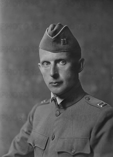 Captain Abram Poole, portrait photograph, 1918 Sept. 2. Creator: Arnold Genthe.