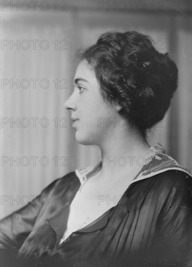 Miss Margery Reed, portrait photograph, 1918 Mar. 30. Creator: Arnold Genthe.