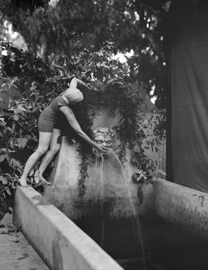 Ruth St. Denis dancers, between 1910 and 1935. Creator: Arnold Genthe.