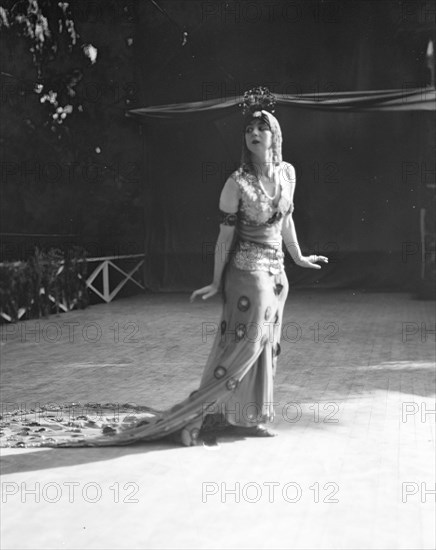 Ruth St. Denis dancers, between 1910 and 1935. Creator: Arnold Genthe.