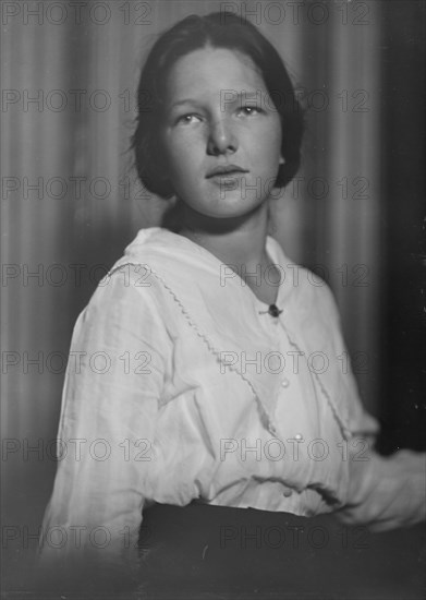 Mrs. Baldwin Smith, portrait photograph, 1918 Nov. 23. Creator: Arnold Genthe.