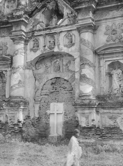 Travel views of Cuba and Guatemala, between 1899 and 1926. Creator: Arnold Genthe.