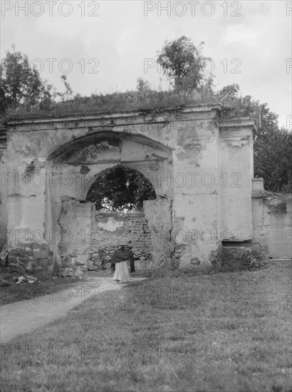 Travel views of Cuba and Guatemala, between 1899 and 1926. Creator: Arnold Genthe.