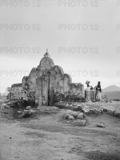 Travel views of Cuba and Guatemala, between 1899 and 1926. Creator: Arnold Genthe.