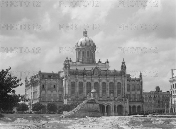 Travel views of Cuba and Guatemala, between 1899 and 1926. Creator: Arnold Genthe.