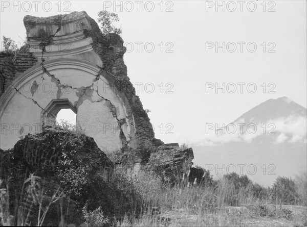 Travel views of Cuba and Guatemala, between 1899 and 1926. Creator: Arnold Genthe.