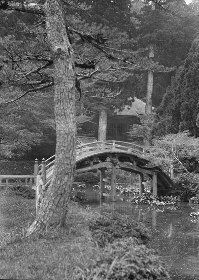 Travel views of Japan and Korea, 1908. Creator: Arnold Genthe.