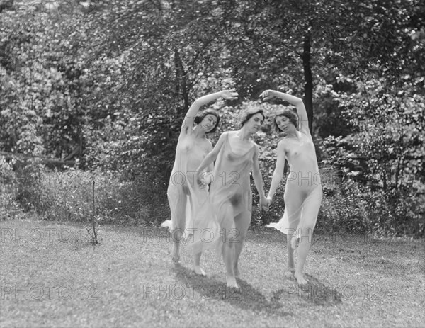 Unidentified dancers, possibly Elizabeth Duncan dancers, between 1911 and 1942. Creator: Arnold Genthe.