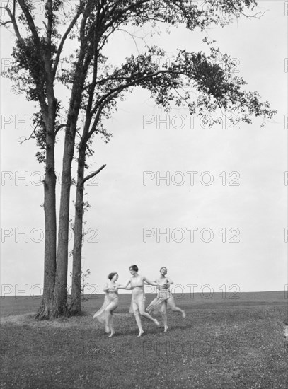 Unidentified dancers, possibly Elizabeth Duncan dancers, between 1911 and 1942. Creator: Arnold Genthe.