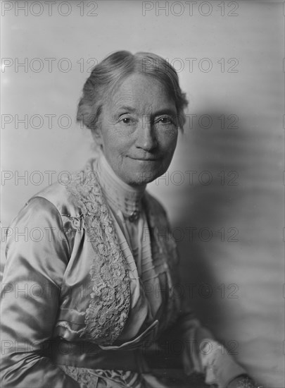 Unidentified woman, portrait photograph, between 1911 and 1942. Creator: Arnold Genthe.