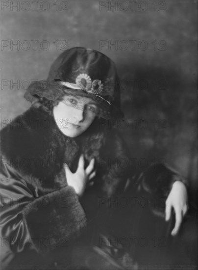 Mrs. Allan Wellman, portrait photograph, 1917 Dec. 6. Creator: Arnold Genthe.