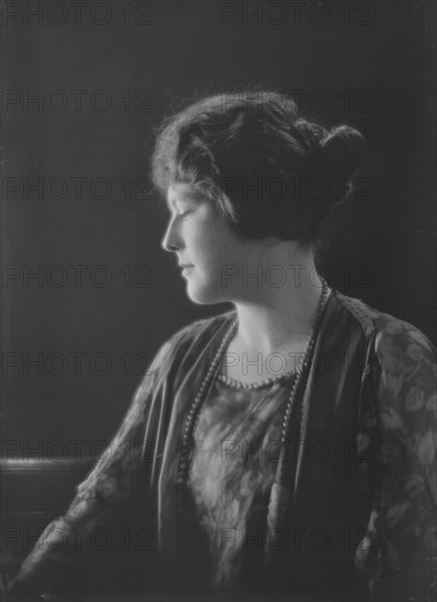 Miss Diana Wilson, portrait photograph, 1919 Mar. 11. Creator: Arnold Genthe.