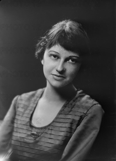 Miss Marion Wiser, portrait photograph, 1919 May 26. Creator: Arnold Genthe.