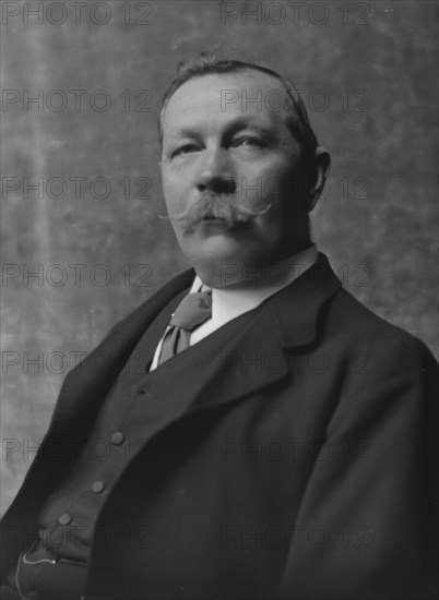 Doyle, Arthur Conan, Sir, portrait photograph, 1914 June 1. Creator: Arnold Genthe.