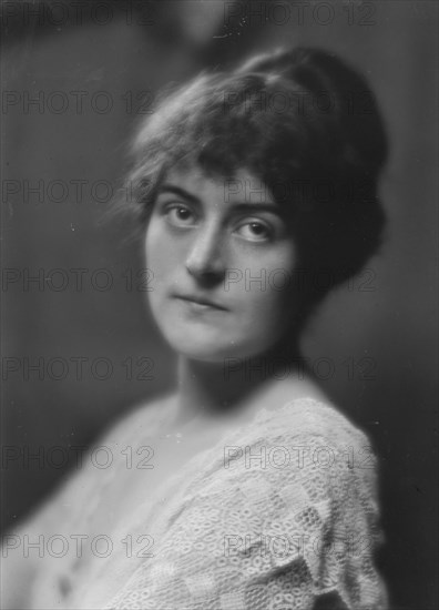 Mitchell, John Purroy, Mrs., portrait photograph, 1913. Creator: Arnold Genthe.