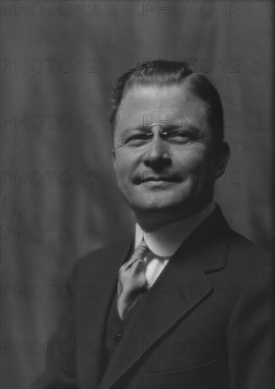 Ormsby, George Armsby, portrait photograph, ca. 1913. Creator: Arnold Genthe.