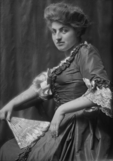 Unidentified woman, possibly Baroness Huard or Mrs. Francis Wilson, portrait photograph, ca. 1912. Creator: Arnold Genthe.